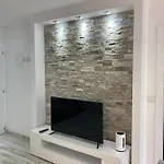 Apartment Renovated | Dream Views • Balcony • Free Parking *